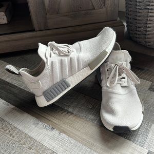 Women’s Adidas NMD_R1 SHOES!